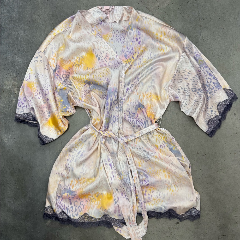 Victoria’s Secret Satin Robe M/L | Lace Trim | Pastel Leopard Print
